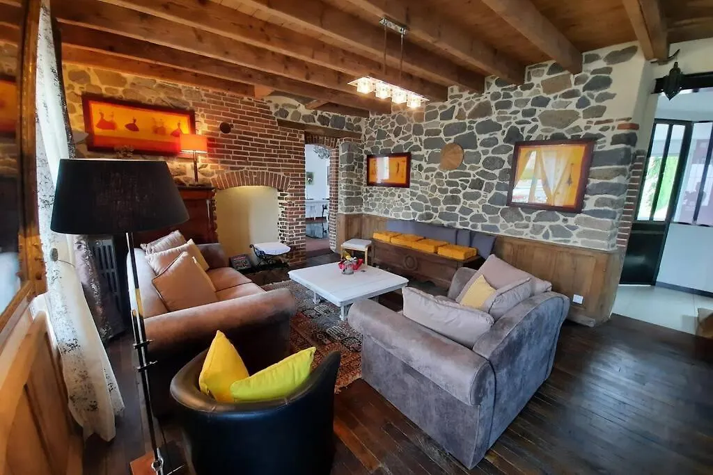 Maison Jeanne  Saint-Pern 0*,  France